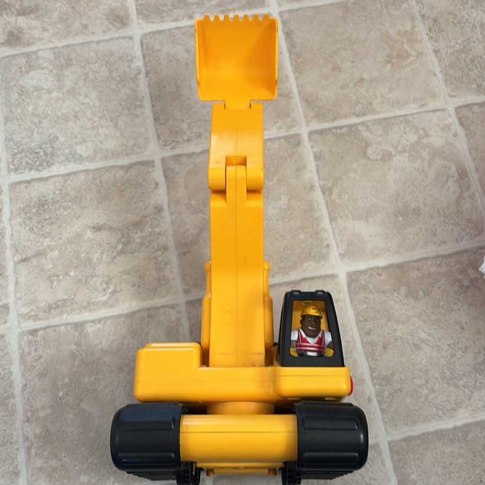 Cat Excavator Big Movin Rumbler with figure Toddler Truck Sounds &  Moving Toy - Picture 7 of 7